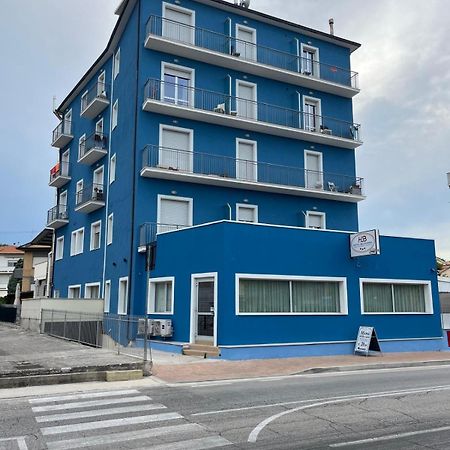 Hotel Belvedere Порто-Сант'Эльпидио Экстерьер фото