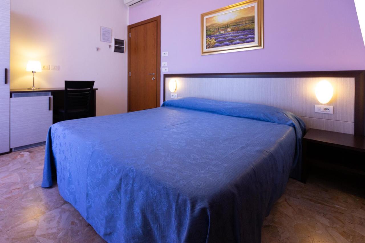 Hotel Belvedere Порто-Сант'Эльпидио Экстерьер фото