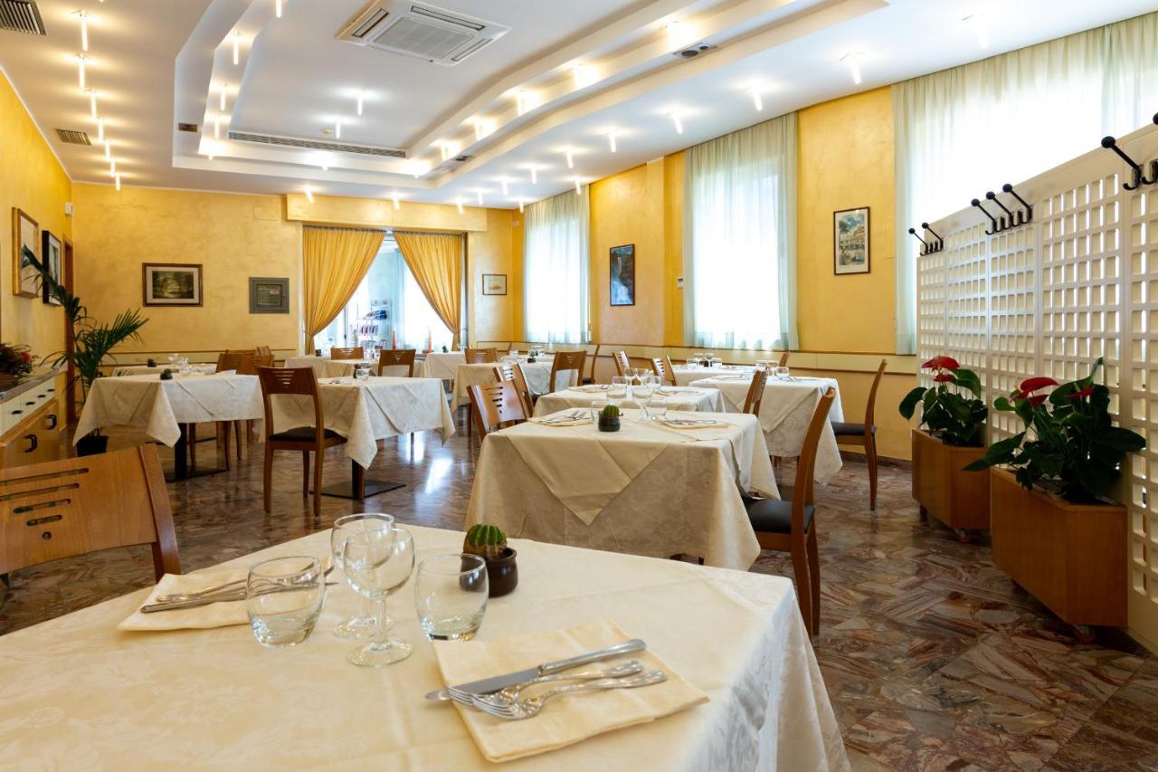 Hotel Belvedere Порто-Сант'Эльпидио Экстерьер фото