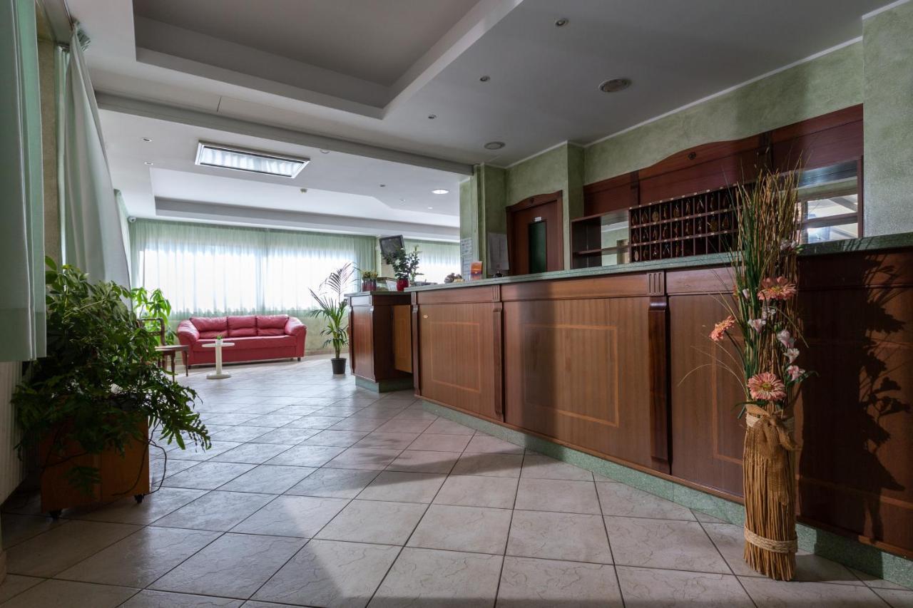 Hotel Belvedere Порто-Сант'Эльпидио Экстерьер фото